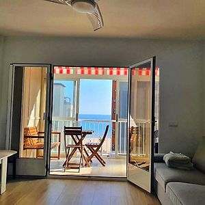 First Line Apartment With 3 Bedrooms And Seaviews